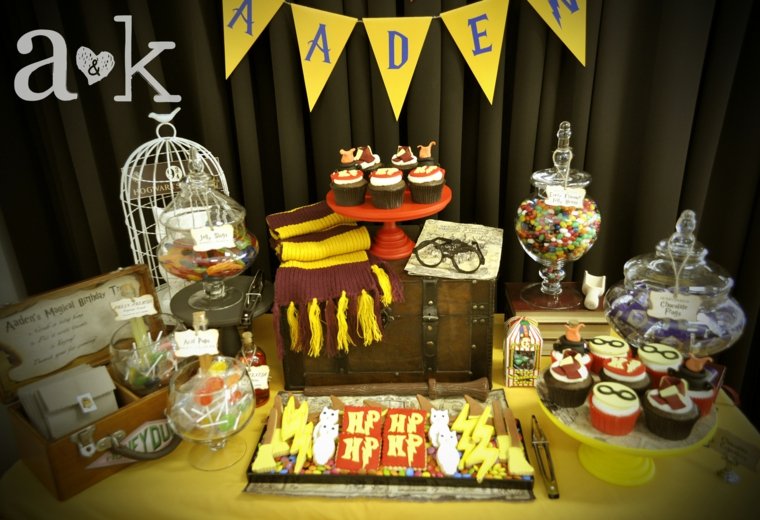Hario Poterio gimtadienio dekoracijos „petit-fours-cupcakes“