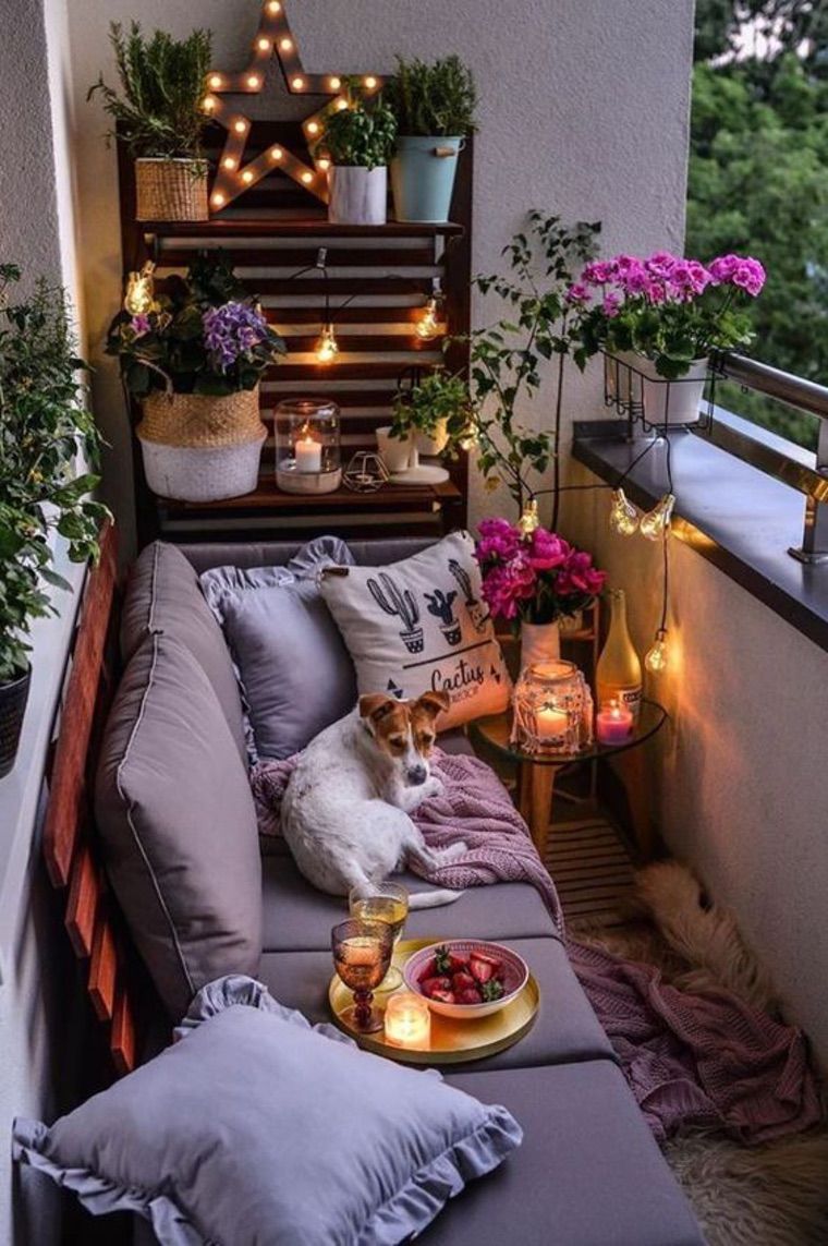 Idea di layout dell'appartamento con balcone deco