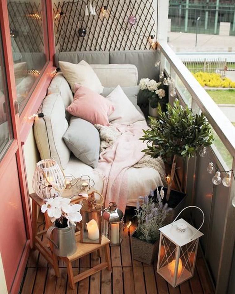 Idea di layout dell'appartamento con balcone deco