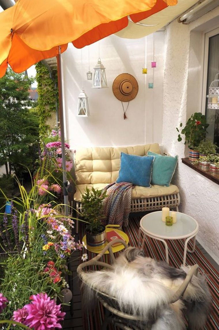 divano per idea balcone piccolo