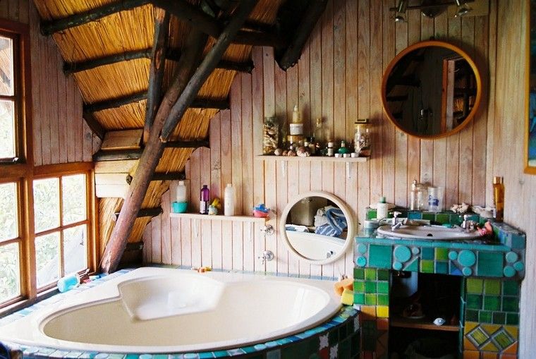 Modern boho belső fürdőszoba dekoráció fa falitükör