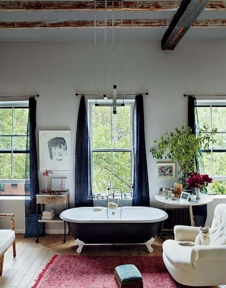 bohemiško stiliaus deko vonios kambarys