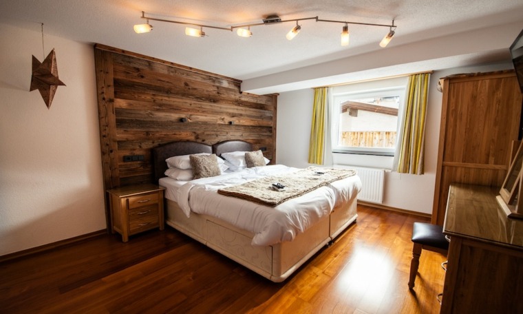 pareti in legno arredamento camera da letto chalet