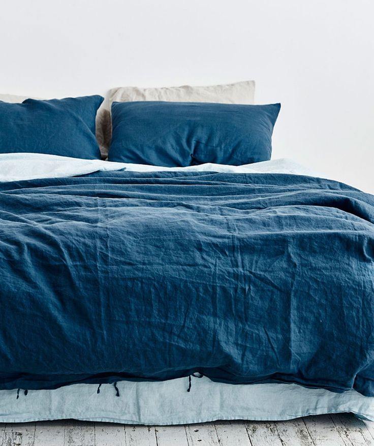 アヒルの青い寝室の装飾のアイデアは枕を投げる