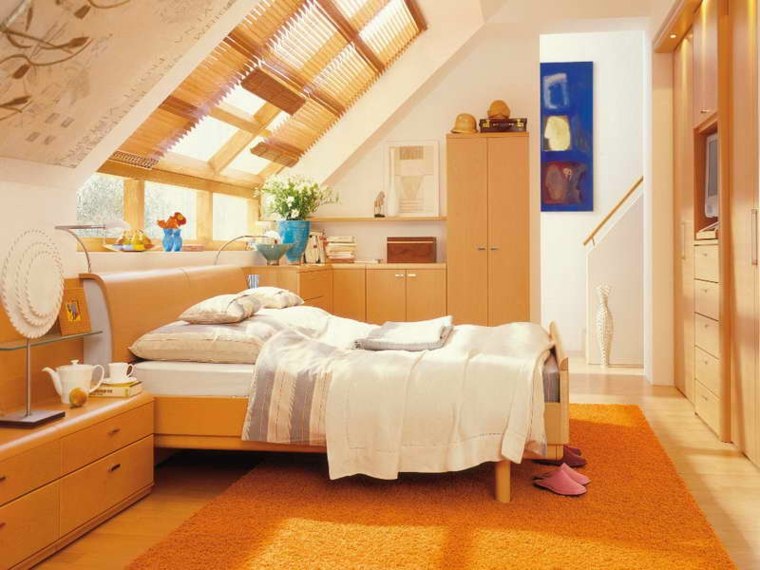 suaugusiųjų tėvų miegamojo dekoravimo oranžinė idėja