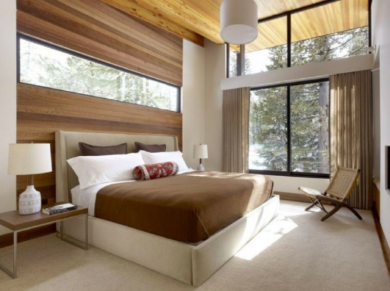 寝室のレイアウト大きな大人の木製の窓