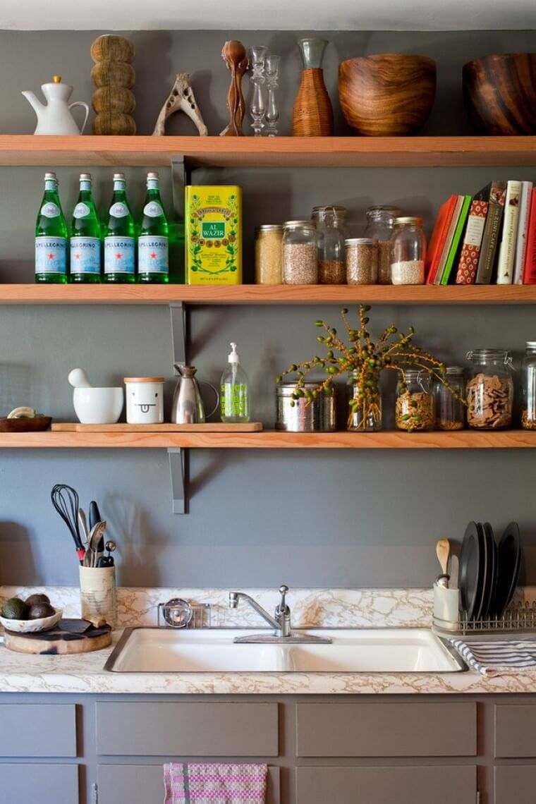 drveni kuhinjski dekor police ideja mramorna radna ploča dekor kuhinjski prostor