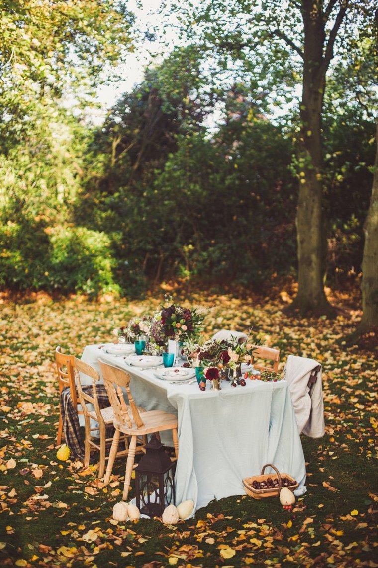 decorazione autunnale per la tavola in natura