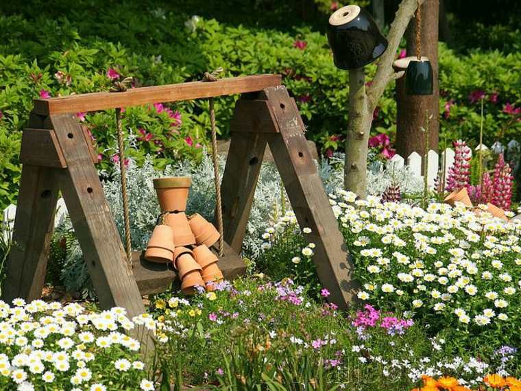 idea paesaggistica originale del giardino in legno deco