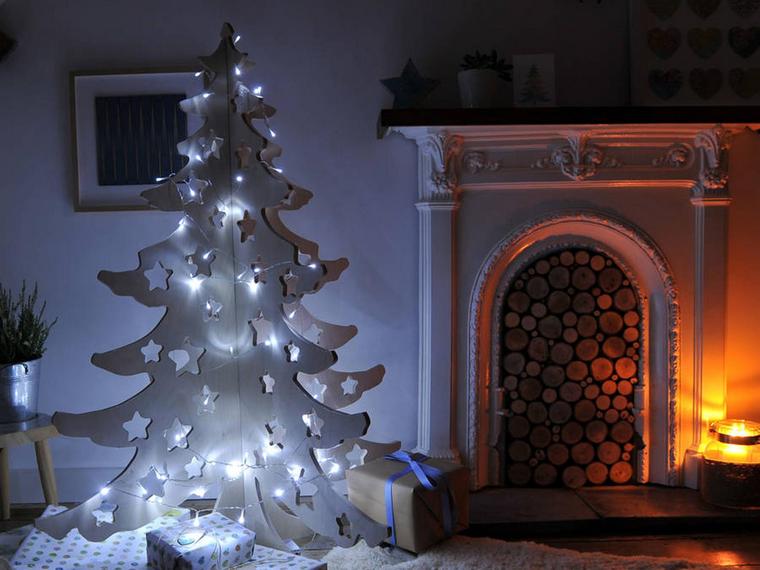 Kalėdų puošmena, kad pasidarytumėte baltai apšviestą eglutę