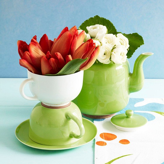 piros tulipánok zöld csészék deco