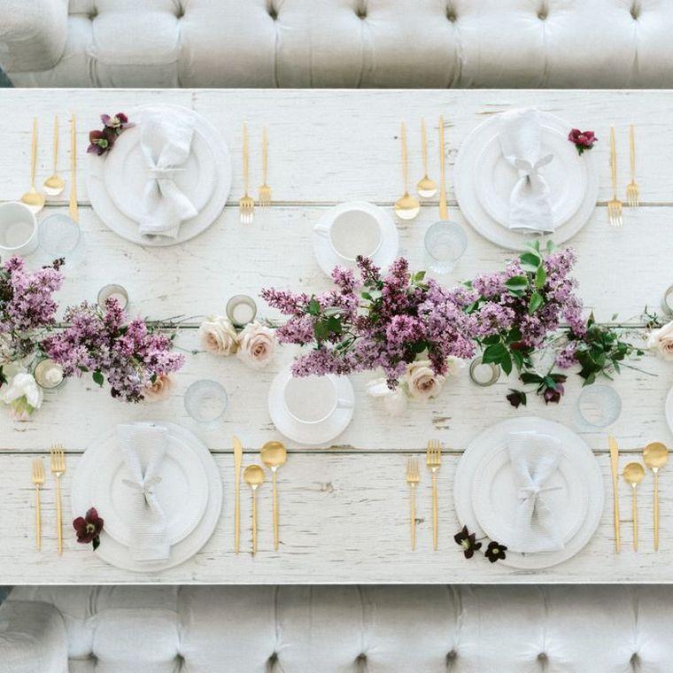 decorazione della tavola primaverile colore-tendenza-viola