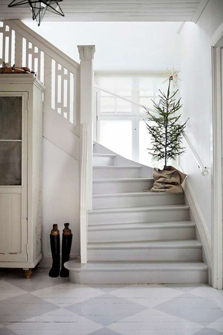 Božićni ukras kuće ulaz u skandinavsku kuću