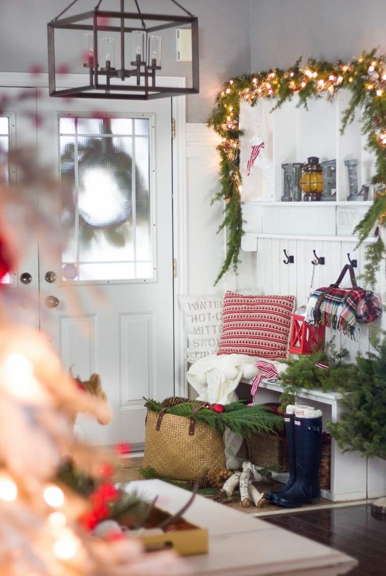 Ornamenti per la decorazione dell'ingresso della casa di Natale