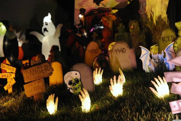 decorazioni di halloween a buon mercato tombe-mano-fantasma-luminose