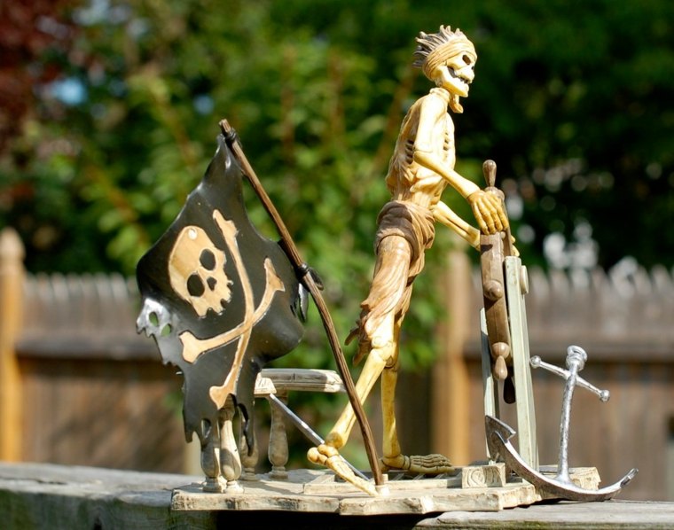Festa dello scheletro della nave dei pirati di Halloween