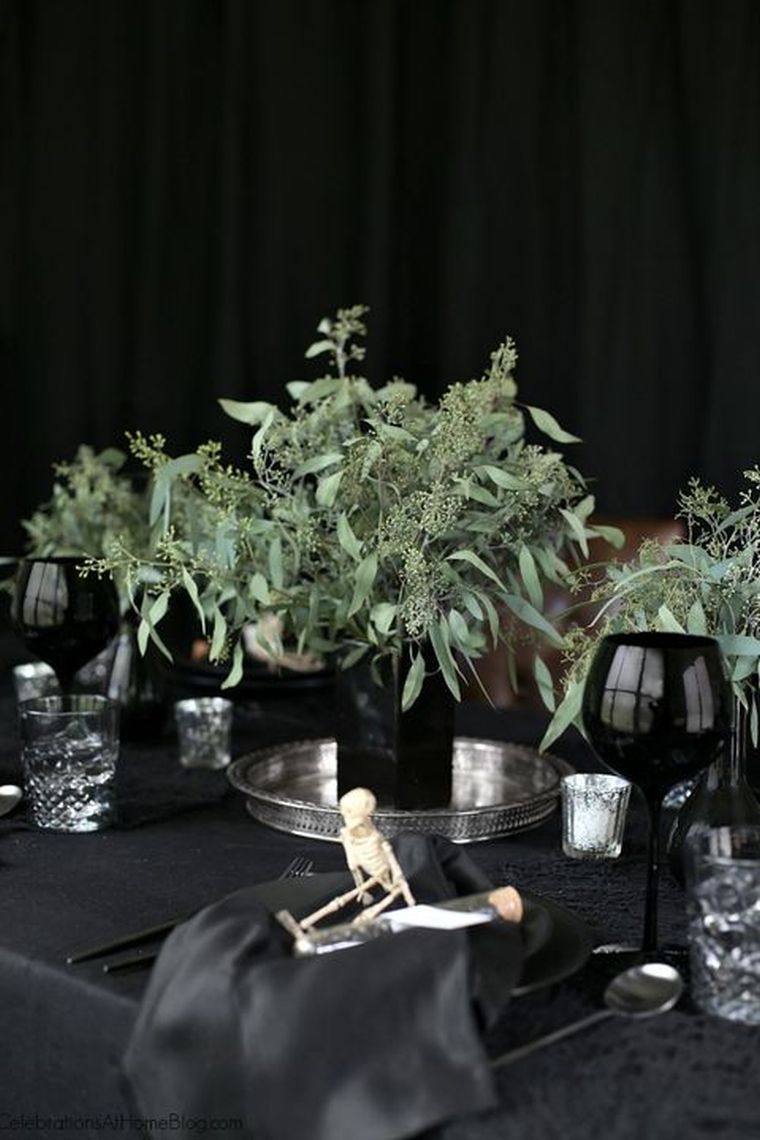 Dekor stola za Noć vještica u crnoj boji