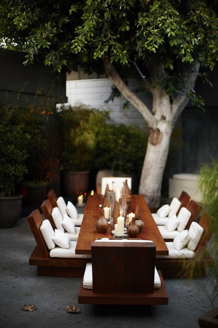Zen sodo baldai iš medžio