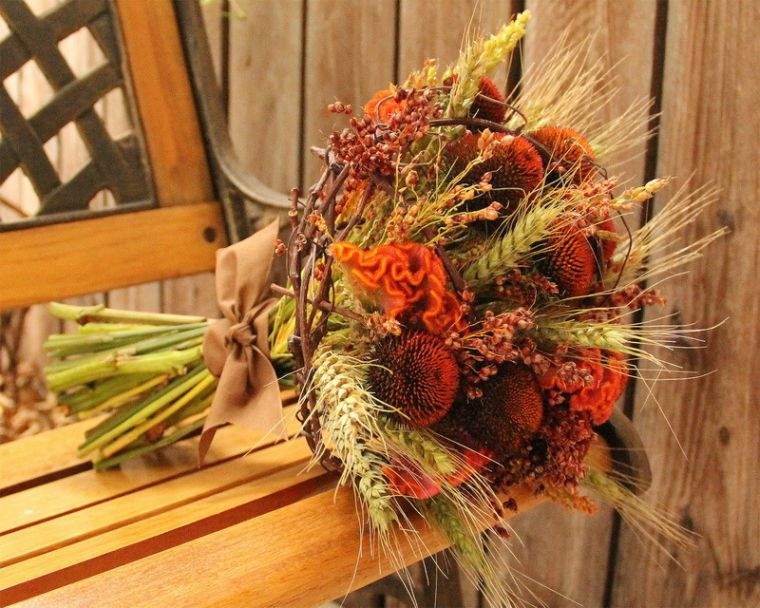 素朴な結婚式の装飾秋-花-オレンジ