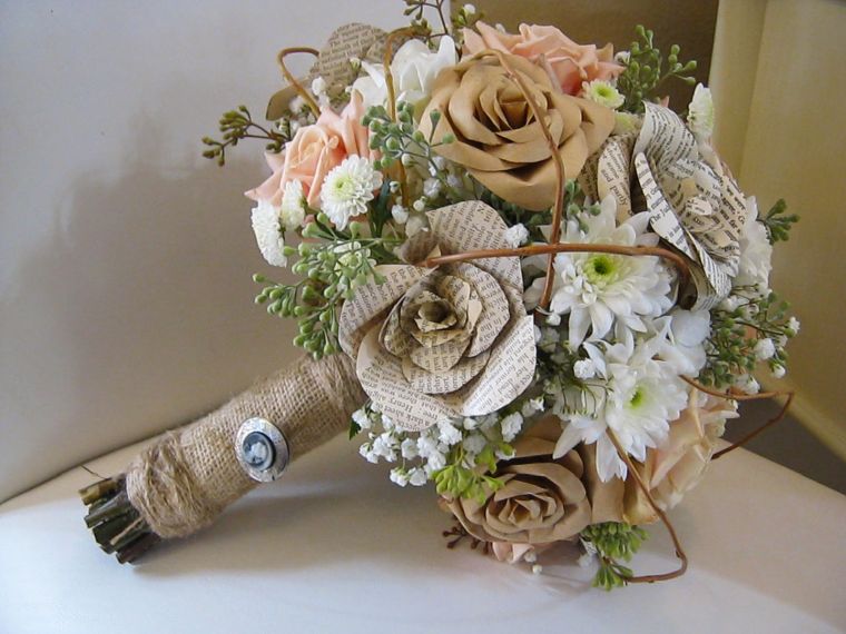rustikalni vjenčani dekor bouquet-of-flowers-rustic-paper