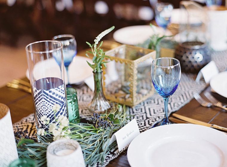 モロッコ-結婚式-デコ-テーブル-色-アクセサリー