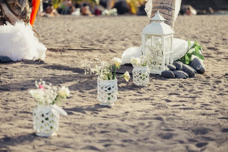 beach-esküvő-deco-tengerparti-mediterrán stílusú tenger