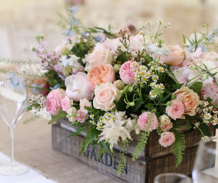 matrimonio-romantico-decorazioni-fiori-centro-tavola-decorazioni-naturali