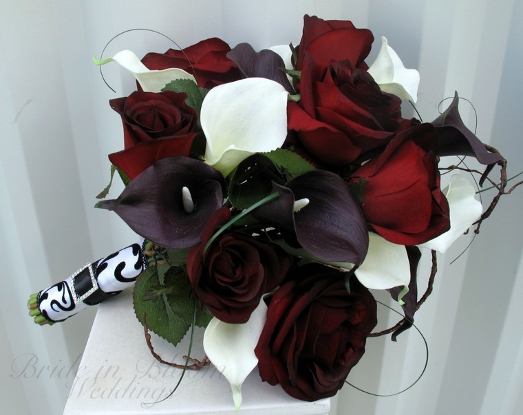 idea-bouquet-matrimonio-rosso-nero