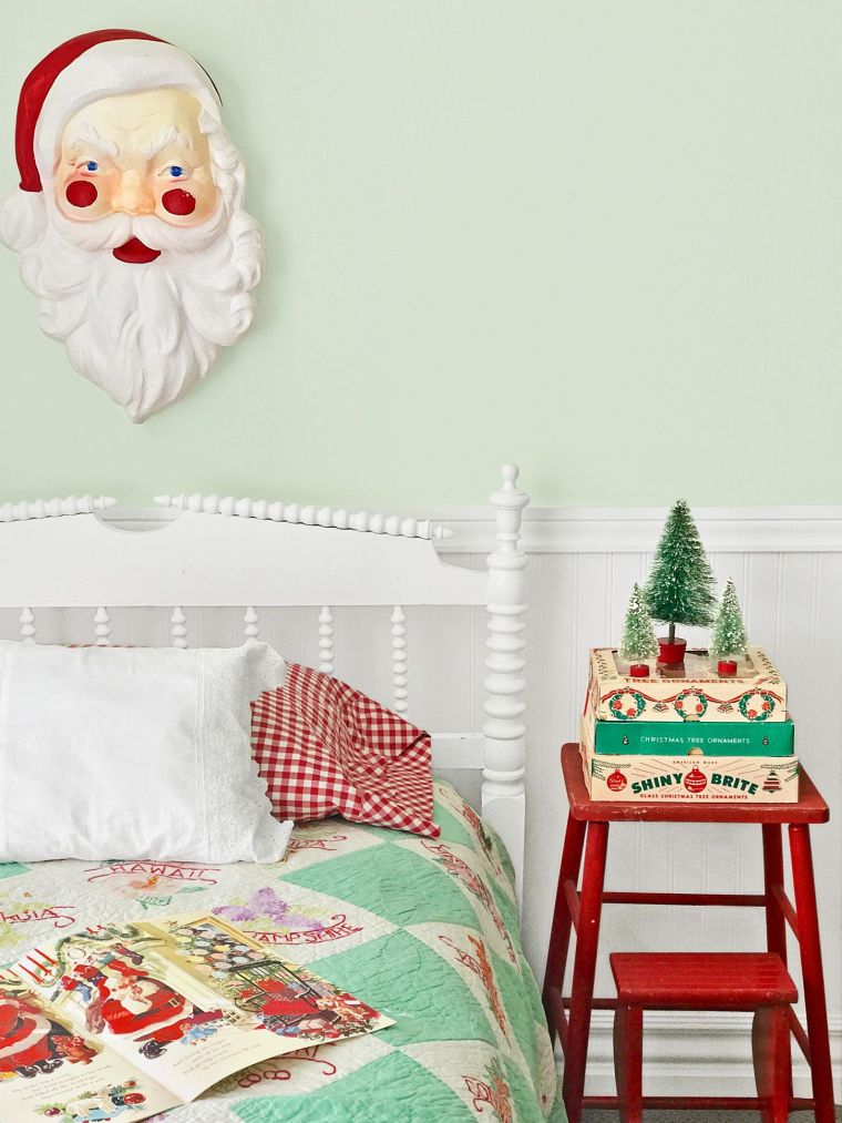 Kalėdinis miegamojo sienų dekoras