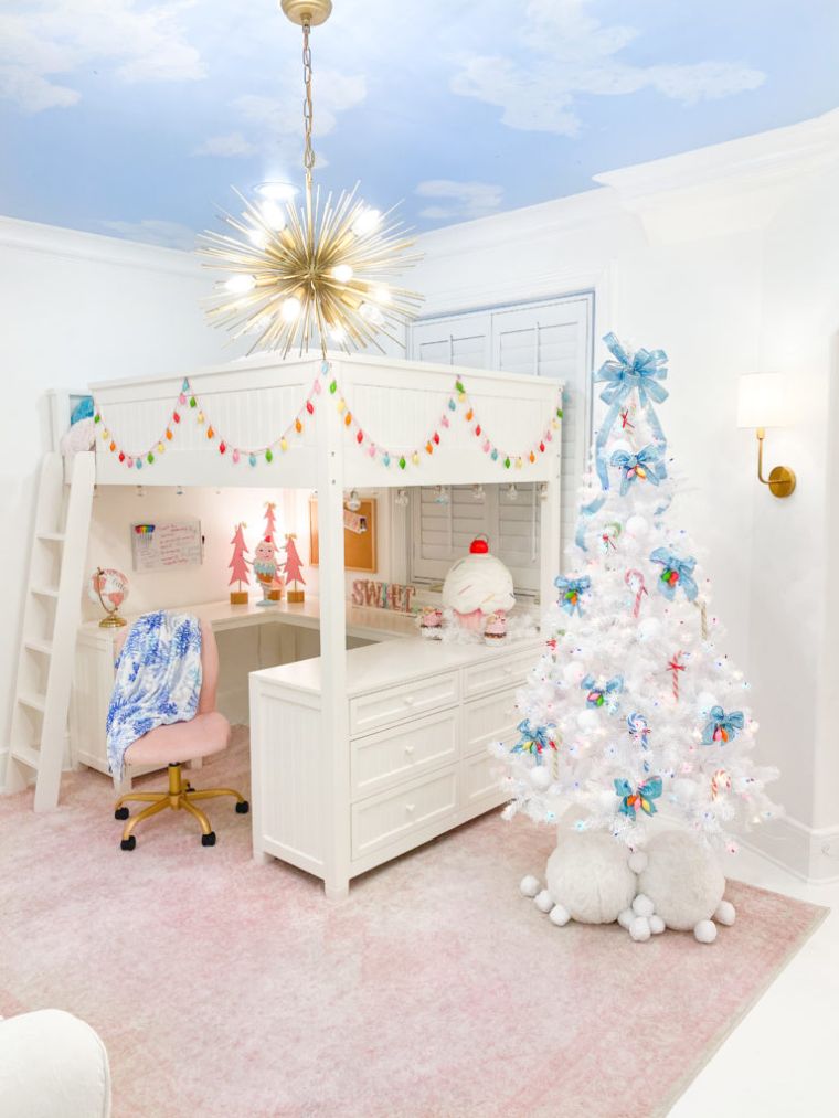 merginos miegamojo dekoravimo idėja Kalėdoms