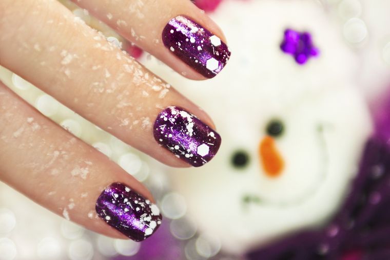 inverno-trendy-natale-viola-bianco-nail art