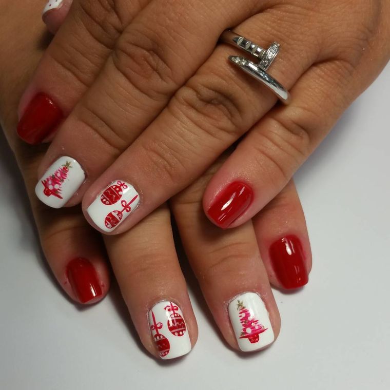 manicure-trendy-natale-rosso-e-bianco-deco