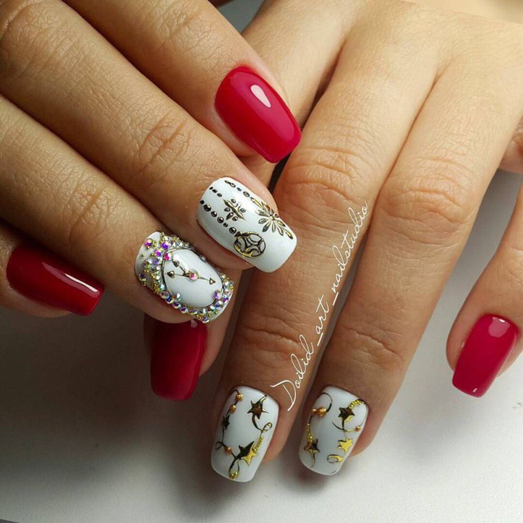 manicure-natale-trendy-colore-rosso-bianco