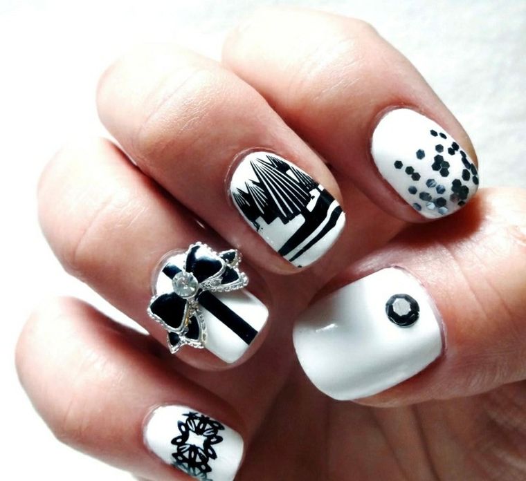 nail deco in bianco e nero-scandinavo-design-natale