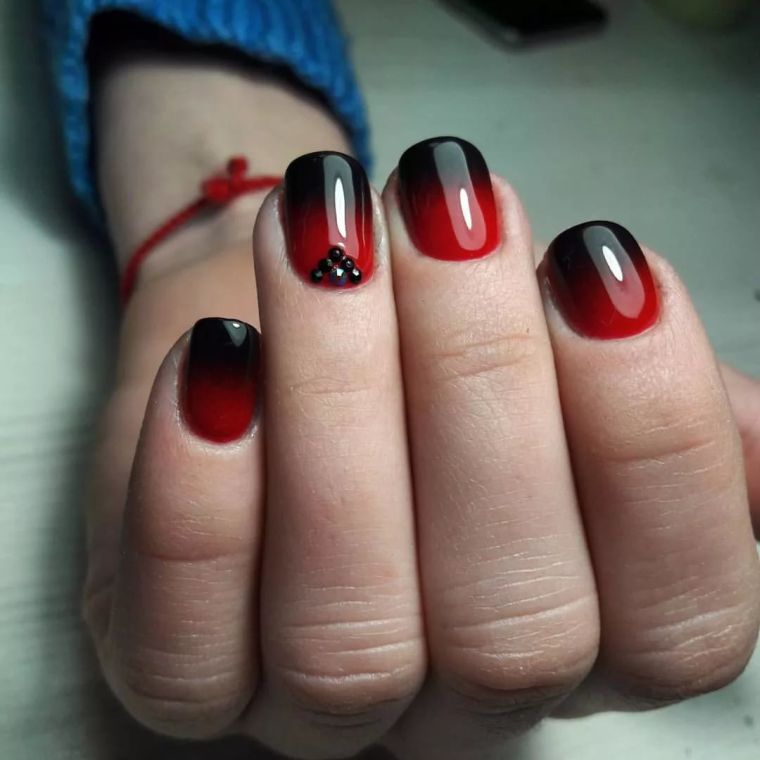 nail-art-božić-deco-crveno-crno-trendovi