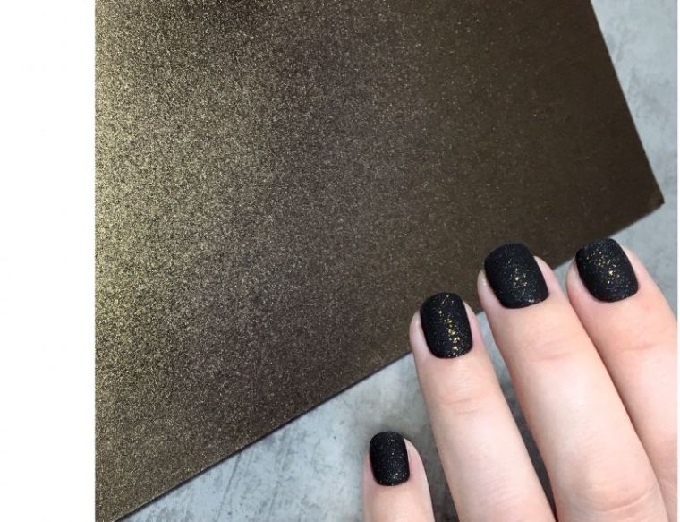 nail-trend-deco-black-glitter-photo