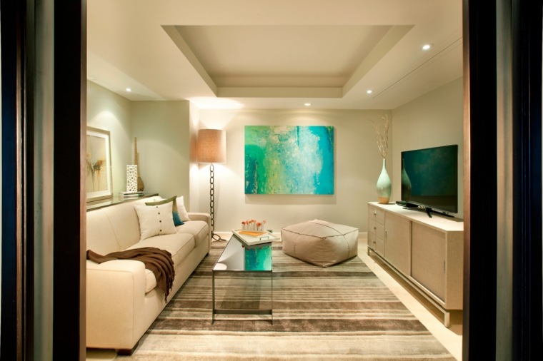 idea di decorazione del soggiorno vernice bianca tavolo verde blu atmosfera fresca e giovane
