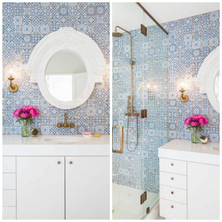 mėlynas vonios kambario dekoro pavyzdys modernūs baldai mėlynos baltos plytelės dušo kabina