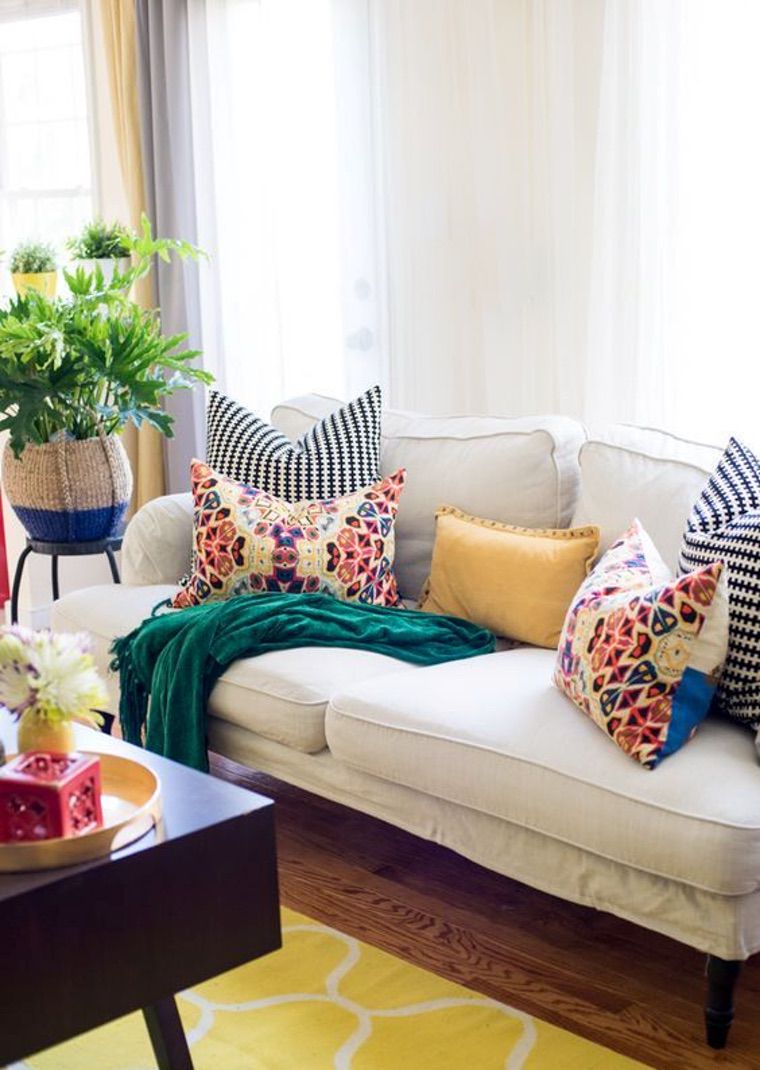 kanapé nappali dekoráció ötlet növényi edény