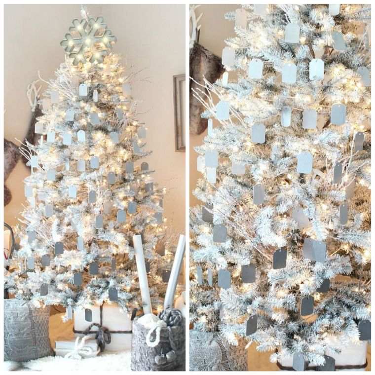 白いクリスマスの装飾のアイデアクリスマスツリー青い装飾品