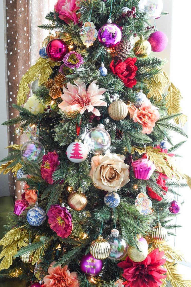 fiori artificiali originali della decorazione dell'albero