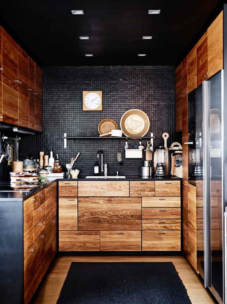 stile-deco-maschile-cucina-legno-splashback-rivestimenti-neri