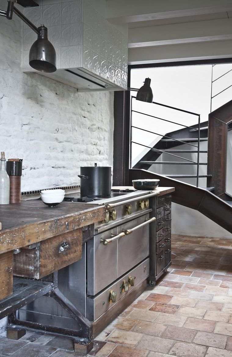 illuminazione-stile-deco-maschile-mobili-da-cucina-industriale-recuperato