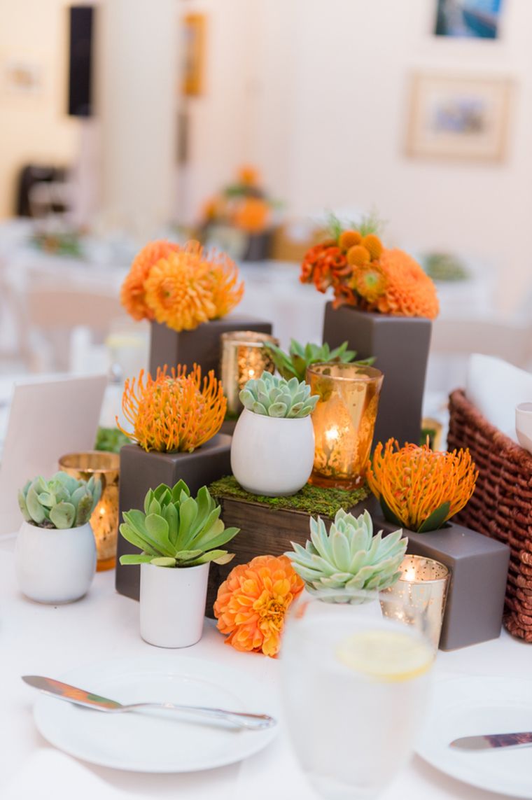 秋-装飾-アイデア-オレンジ-多肉植物-テーブル