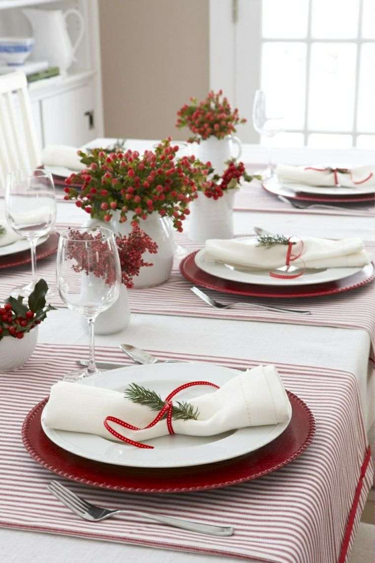 crveno-bijeli vjenčani stol ukras vjenčanje-zima-božić
