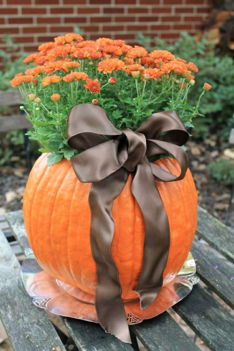 vaso di zucca deco autunno fiori fai da te idea originale fai da te