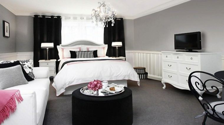 modernus-suaugusiųjų-miegamojo apdaila-pilka-balta-juoda-rožinė