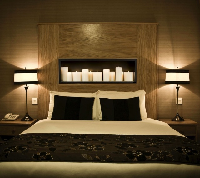 apdaila-suaugusiųjų-miegamasis-romantiškos-žvakės-lempos-lova-patalynė-lova-juoda-balta