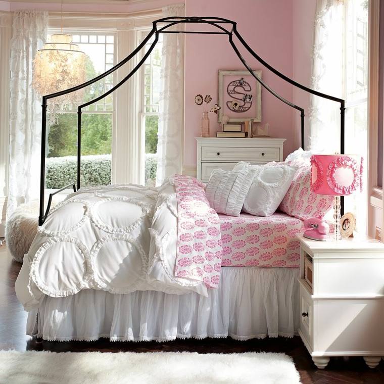 romantiškas suaugusiųjų miegamojo interjero dekoravimas