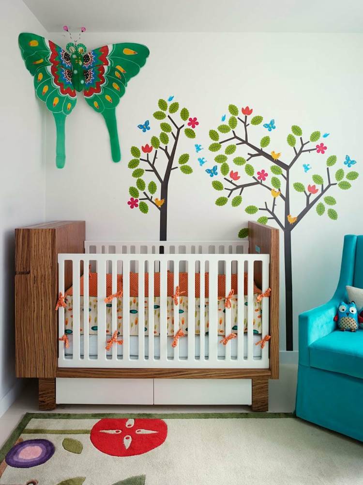 女の赤ちゃんの部屋の装飾のアイデア